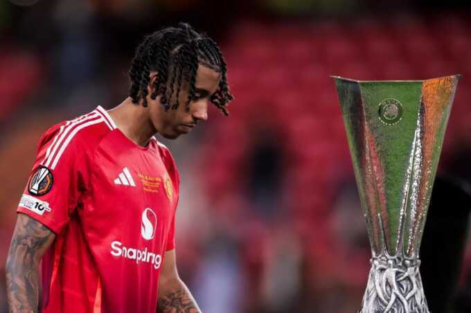 Yoro: `Man Utd có thể sa sút, nhưng đẳng cấp không bao giờ mất`