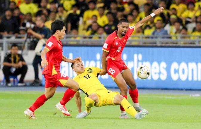 Báo Indonesia gọi Malaysia là hổ giấy, bê bối gian lận gây chấn động