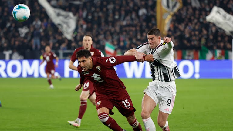 Juventus bất lực trước hàng thủ Torino.