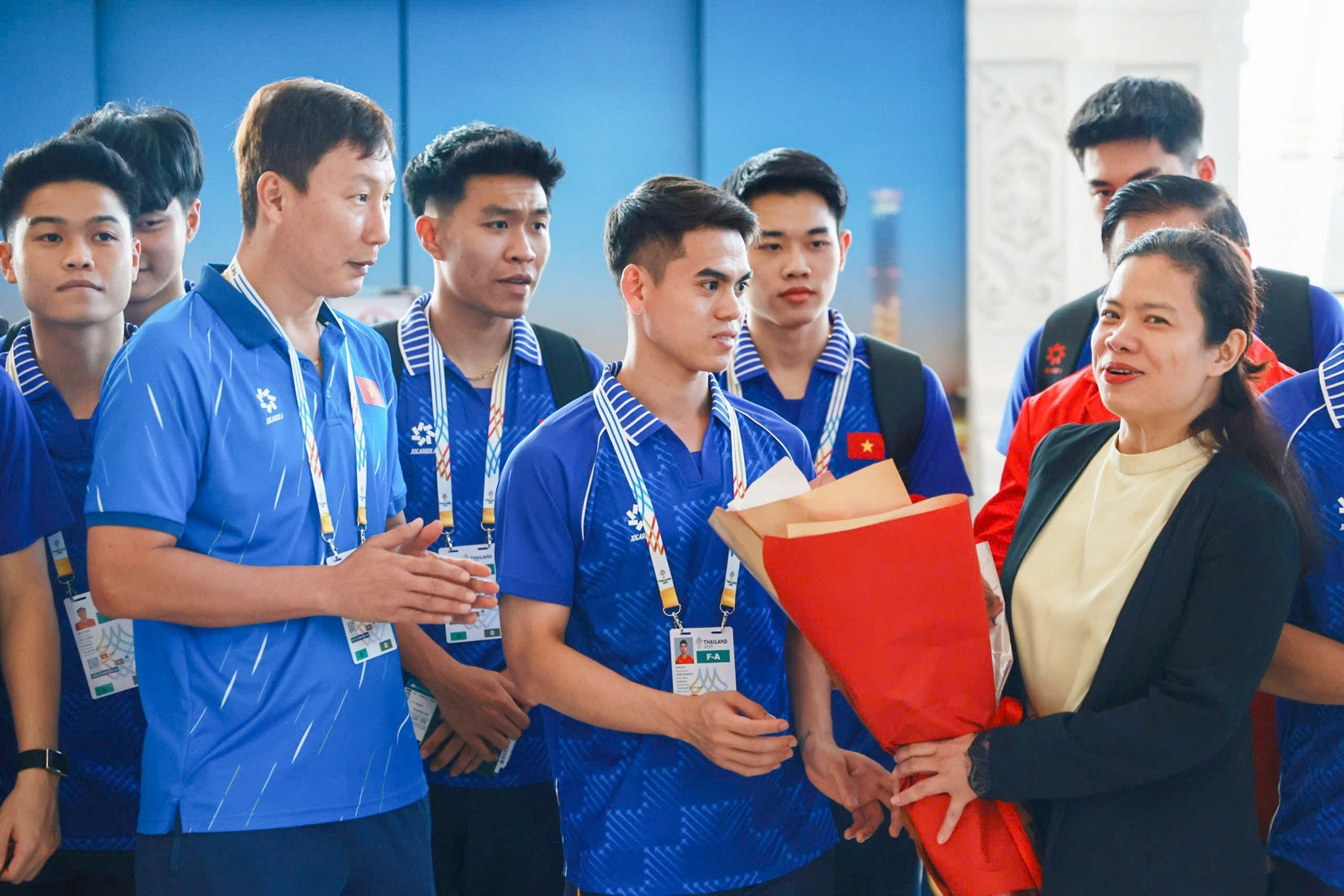 U22 Việt Nam đổ bộ tới Thái Lan, quyết tâm 'săn vàng' SEA Games