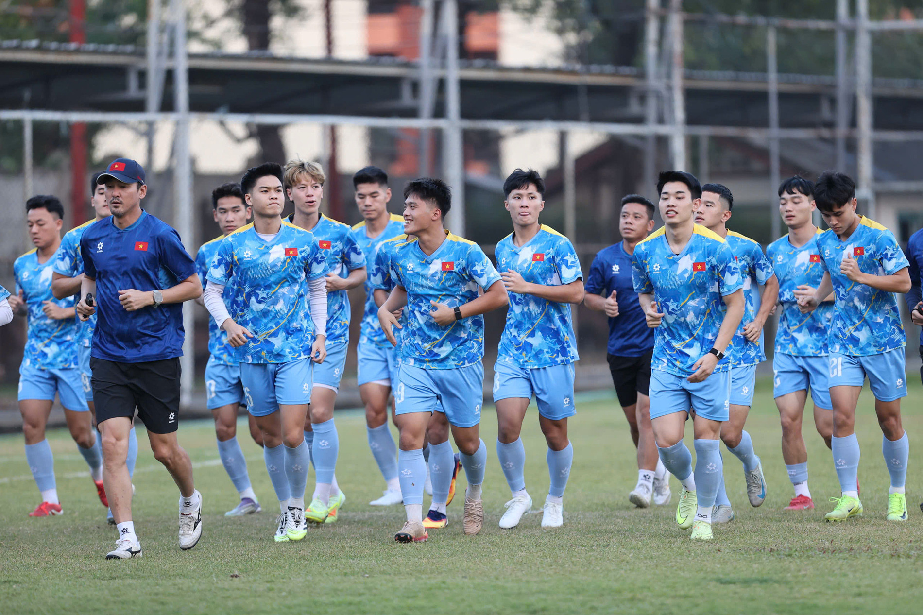 U22 Việt Nam rèn `chiêu tủ` chờ đấu Lào trên đất Thái Lan