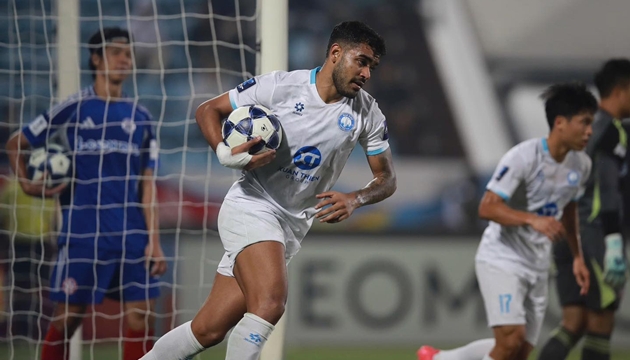 Nam Định áp đảo đối thủ qua các chỉ số thống kê ấn tượng.