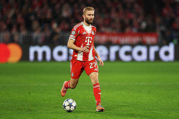 Konrad Laimer được Vincent Kompany đánh giá cao ở Bayern Munich