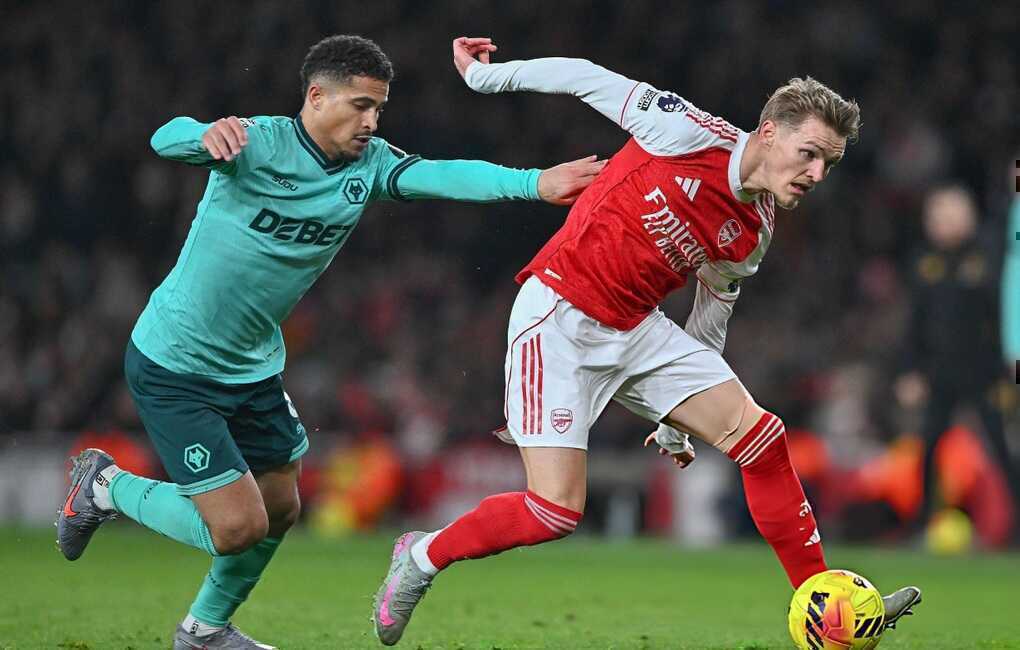 Arsenal đánh bại đội cuối bảng nhờ cú đúp phản lưới nhà