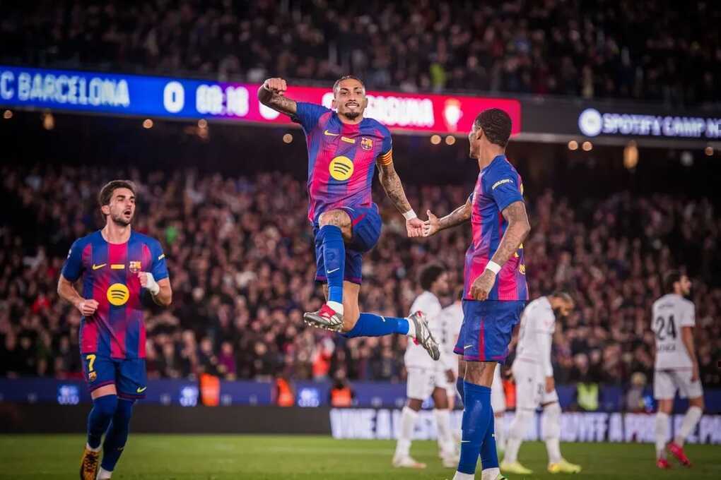 Raphinha giúp Barcelona tiếp tục dẫn đầu La Liga, bỏ xa Real Madrid - 2