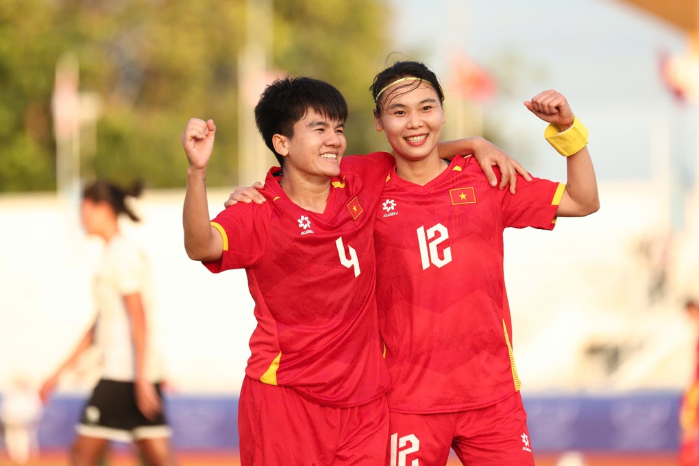 Tuyển nữ Việt Nam đại thắng Indonesia 5-0, vào chung kết SEA Games 33 - 2