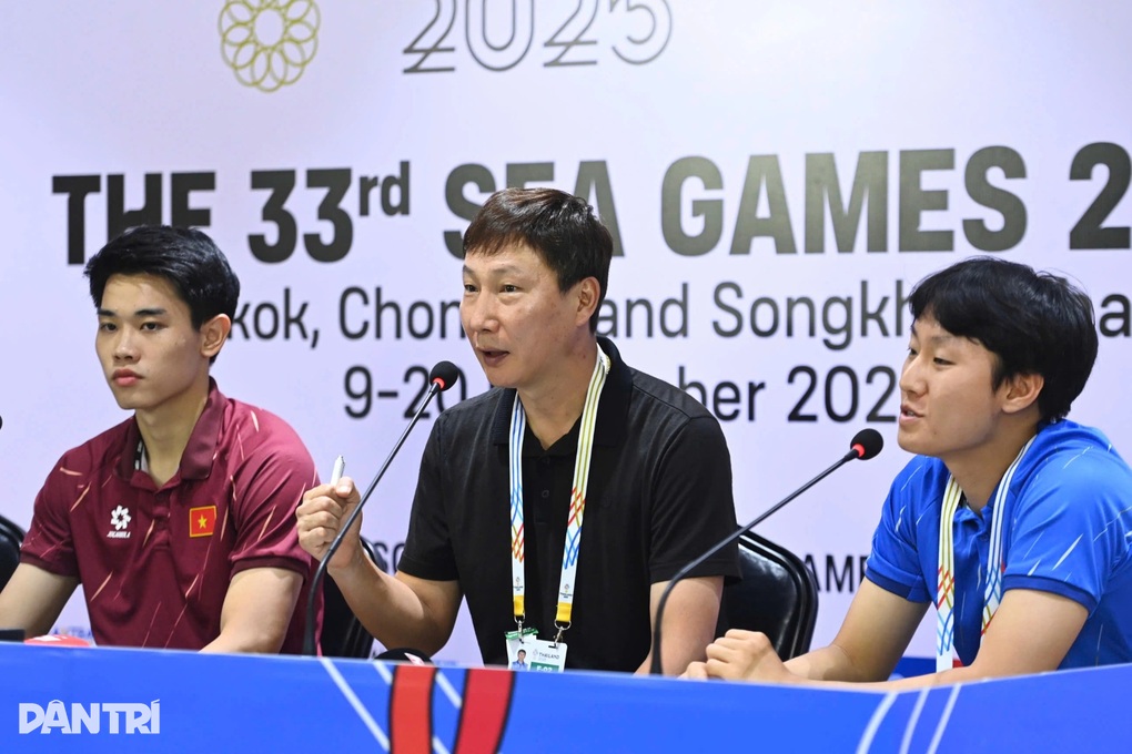 HLV Kim Sang Sik: ~Chúng tôi sẵn sàng để vô địch SEA Games~