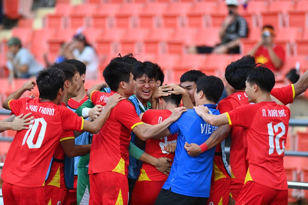 VFF thưởng lớn khi tuyển nữ và U22 Việt Nam vào chung kết SEA Games 33