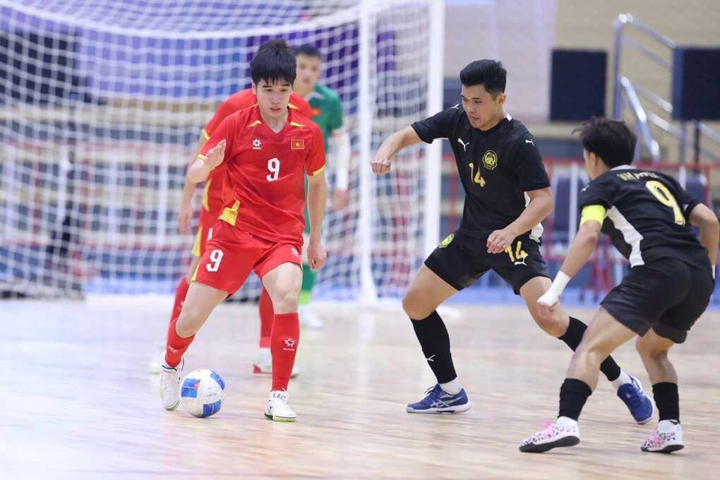 Futsal Việt Nam thua sốc trong ngày ra quân ở SEA Games