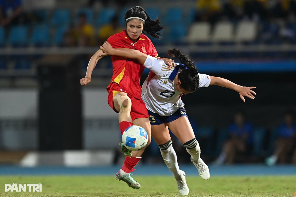 Trọng tài sai nghiêm trọng, tuyển nữ Việt Nam nhìn Philippines giành HCV - 3