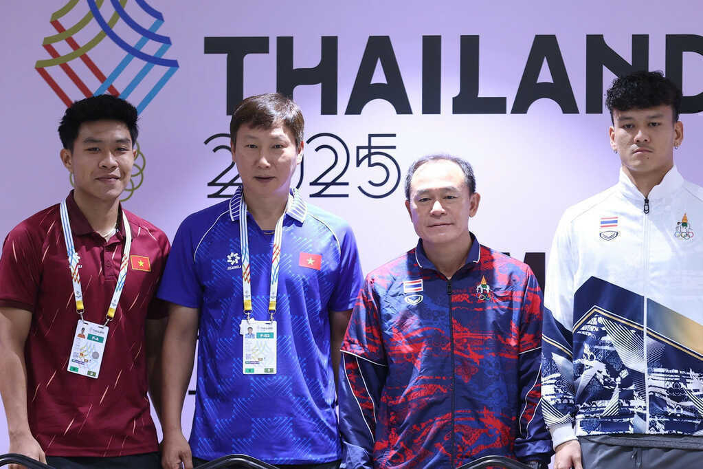 HLV Thái Lan lo ngại Đình Bắc, tuyên bố thắng U22 Việt Nam