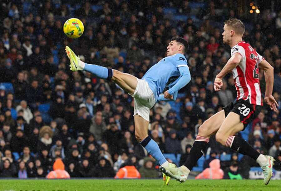 Foden v&agrave;o s&acirc;n v&agrave; lập tức tạo ra t&aacute;c động.