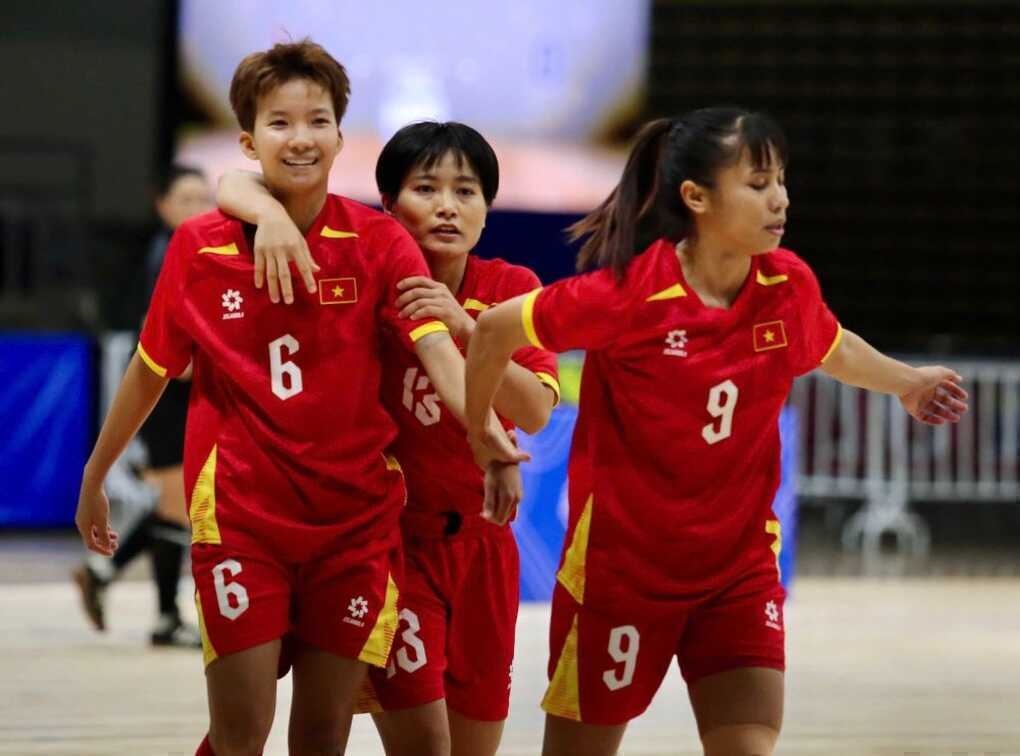 Thắng tưng bừng Indonesia, futsal nữ Việt Nam lần đầu giành HCV SEA Games