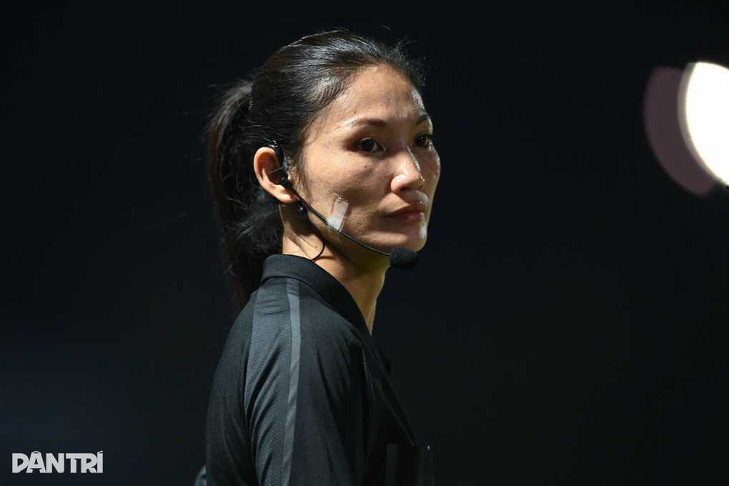 Tiết lộ bất ngờ về trọng tài khiến tuyển nữ Việt Nam mất oan bàn thắng