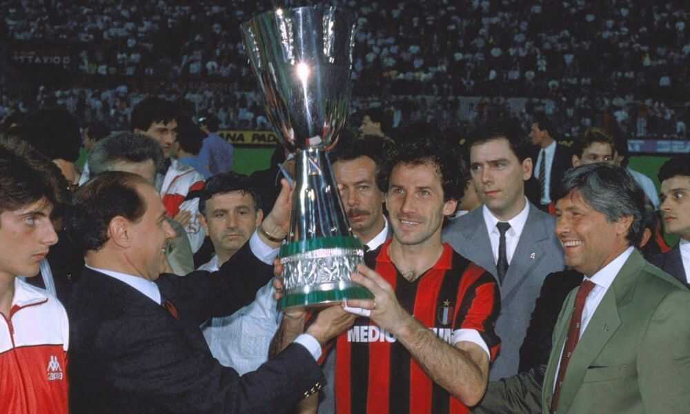 AC Milan l&agrave; đội đầu ti&ecirc;n v&ocirc; địch Si&ecirc;u C&uacute;p &Yacute; v&agrave;o năm 1988. 