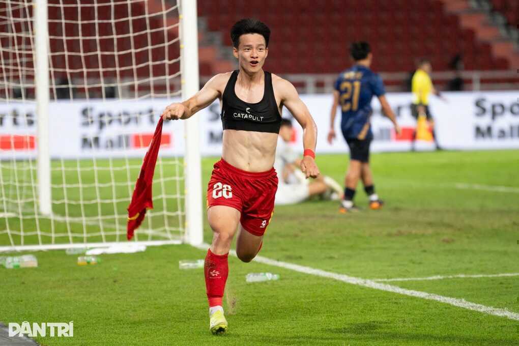 Phản ứng của CĐV Đông Nam Á khi U22 Việt Nam giành HCV SEA Games 33