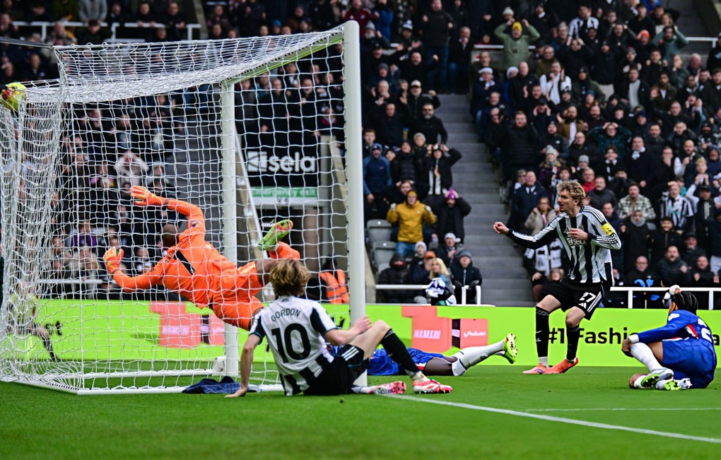 Chelsea hụt bước trên sân Newcastle, giấc mơ vô địch xa dần