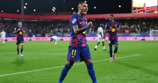 Hansi Flick chỉ trích FIFA Best XI, Raphinha bị loại gây tranh cãi