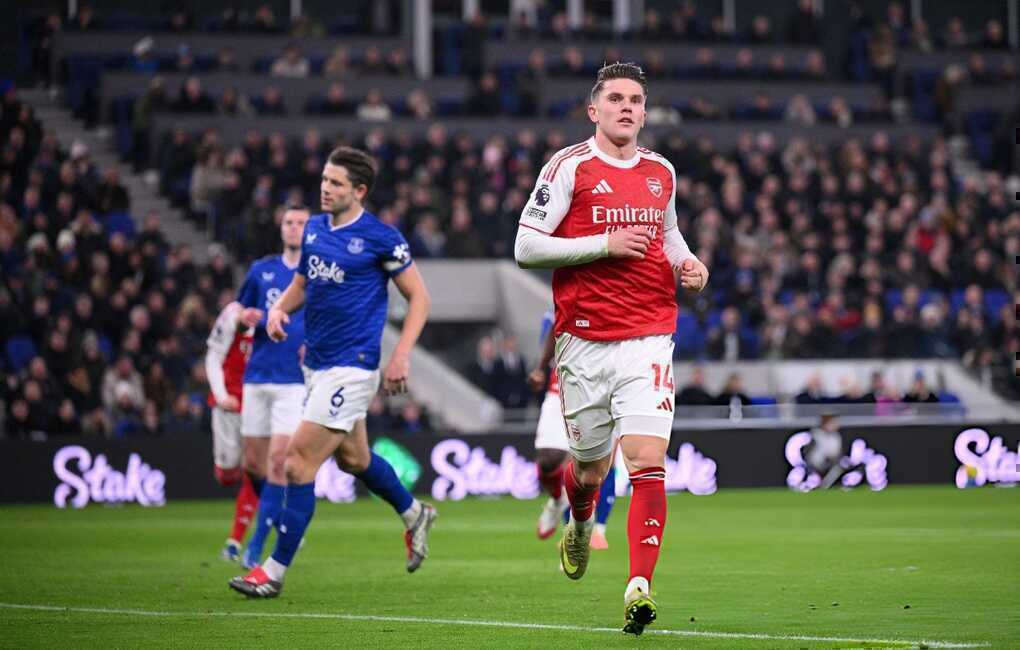 Arsenal thắng tối thiểu Everton, trở lại ngôi đầu bảng - 2