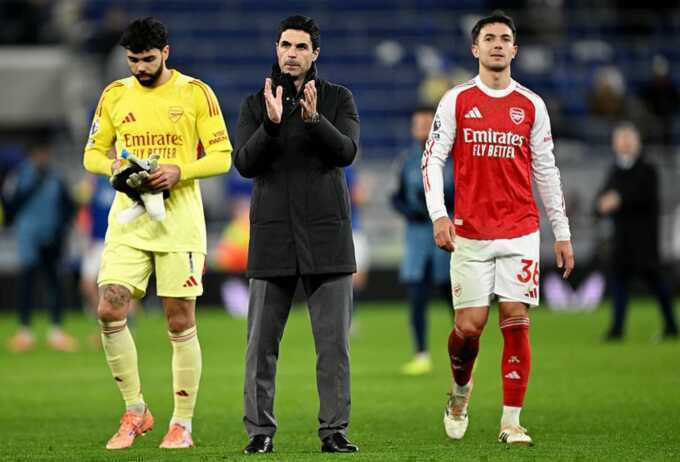 Arteta: `Arsenal không bị phân tâm trước áp lực bám đuổi của Man City`