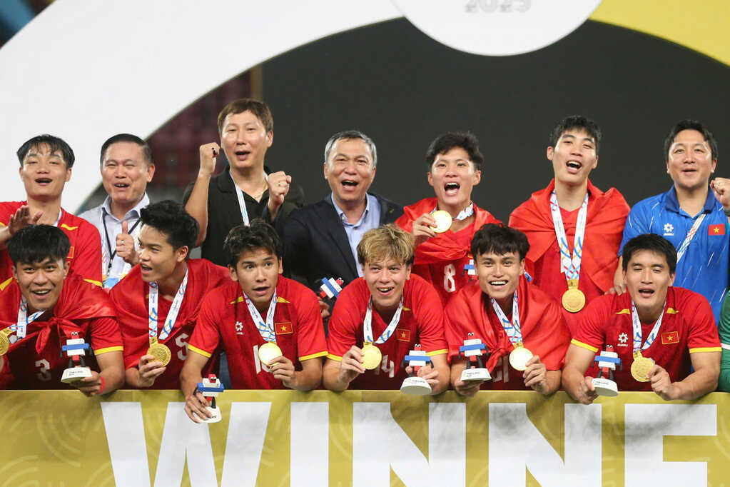 Kim Sang Sik U22 Viet Nam SEA Games.jpg