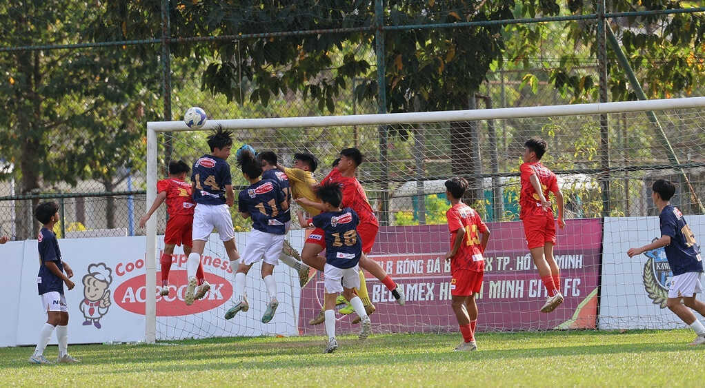 Becamex TP.HCM thắng đại diện Nhật Bản, vô địch U13 quốc tế