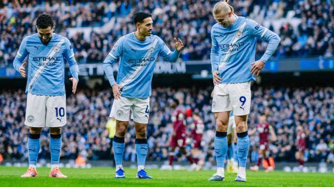 Haaland đưa Man City trở lại đỉnh bảng Ngoại hạng Anh