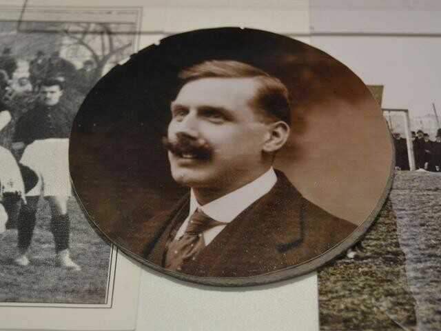 Louis Rauch l&agrave; người g&oacute;p phần định h&igrave;nh n&ecirc;n văn h&oacute;a hiện tại của CLB Bologna.