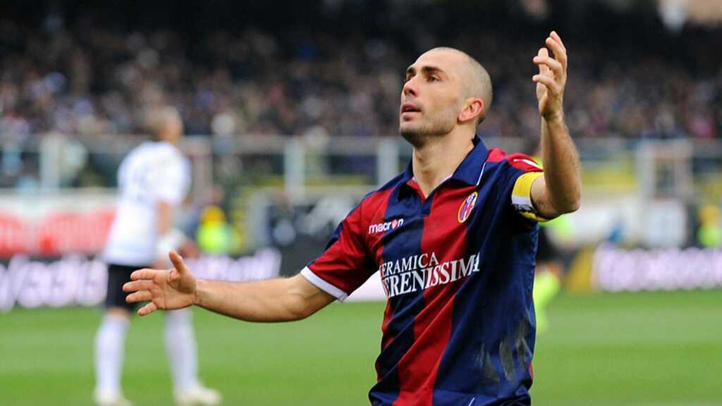 Marco Di Vaio l&agrave; một trong những ch&acirc;n s&uacute;t đ&atilde; l&agrave;m n&ecirc;n t&ecirc;n tuổi tại Bologna.