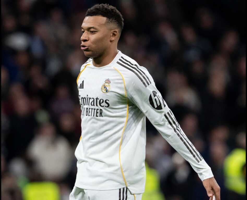 Mbappe dành tặng bàn thắng kỷ lục cho ~người hùng~ Ronaldo