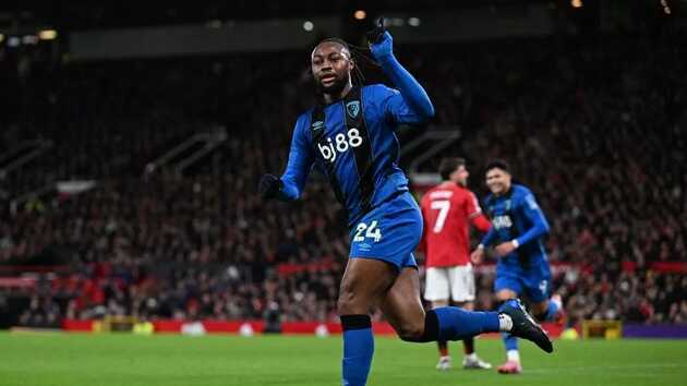 Ruben Amorim: Man Utd không mua người hoảng loạn