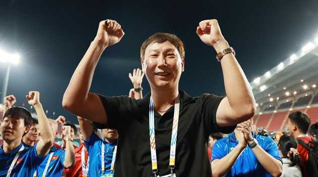 Thử th&aacute;ch kh&oacute; đang chờ thầy tr&ograve; HLV Kim Sang-sik