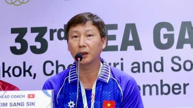 VFF chưa vội gia hạn với HLV Kim Sang-sik