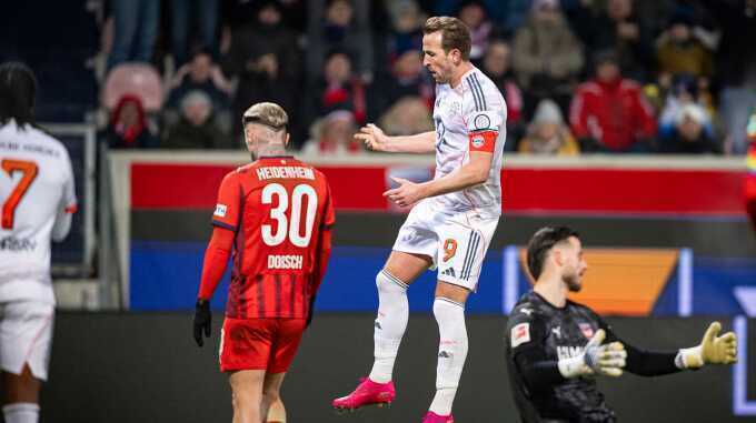 Kane phá kỷ lục của Arjen Robben tại Bayern