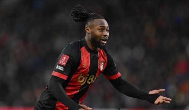  Semenyo l&agrave; người 