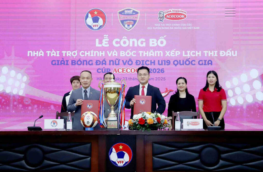 Bóng đá trẻ nữ Việt Nam được tiếp sức