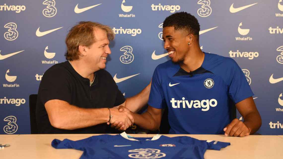 Chelsea, Strasbourg và mô hình ~đội vệ tinh~ gây tranh cãi