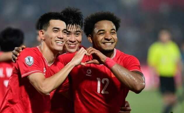 Điểm tin bóng đá Việt Nam 23/12: BXH FIFA: Việt Nam thăng tiến mạnh nhất thế giới; HLV Kim Sang Sik chia sẻ bí quyết vô địch SEA Games 33