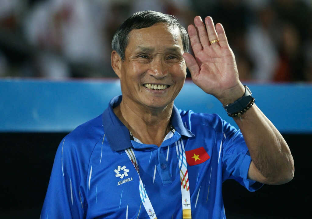 HLV Mai Đức Chung chia tay tuyển nữ Việt Nam