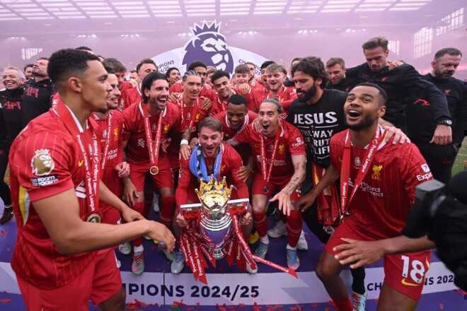 Liverpool lật đổ sự thống trị của Man City với chức v&ocirc; địch m&ugrave;a giải 2024/25.