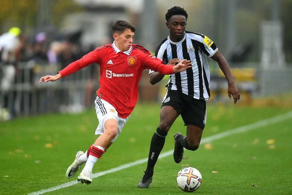 Carrington khuyến kh&iacute;ch Shea Lacey ph&aacute;t triển kĩ năng c&aacute; nh&acirc;n ngay khi c&ograve;n nhỏ