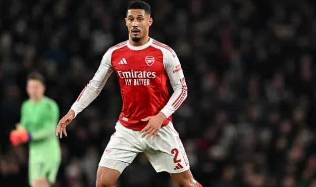 Lee Dixon ca ngợi Saliba với pha cứu thua đẳng cấp thế giới