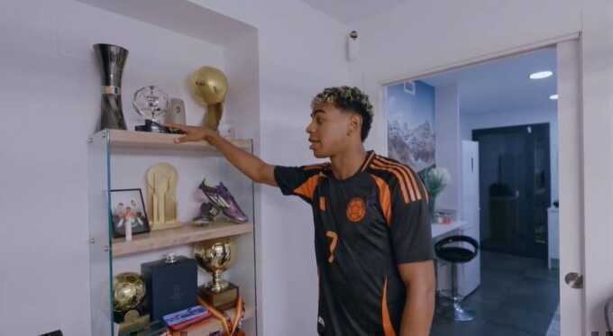 Yamal khởi nghiệp YouTuber