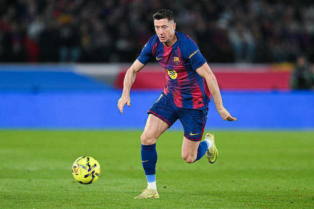 Robert Lewandowski và sự chuyển dịch vị thế tại Barcelona