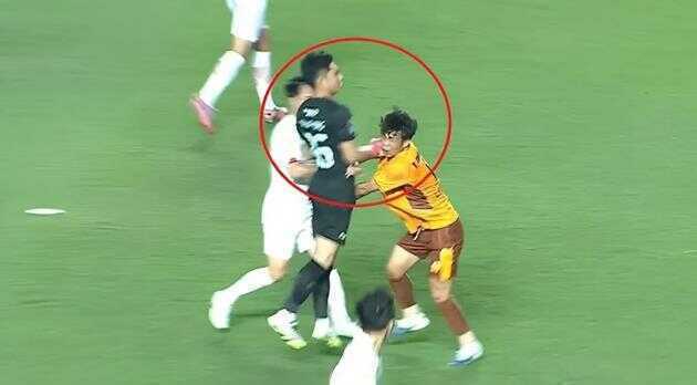 Văn Phong “boxing” Thanh Sơn, Viettel đánh rơi chiến thắng