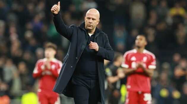 Arne Slot sẽ phải sớm t&igrave;m c&aacute;ch vực dậy Liverpool.