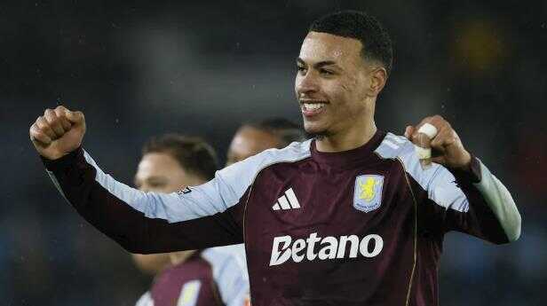 Rodgers b&ugrave;ng nổ c&ugrave;ng Villa.