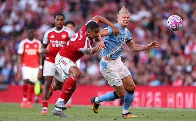 Arsenal cần cẩn trọng Man City