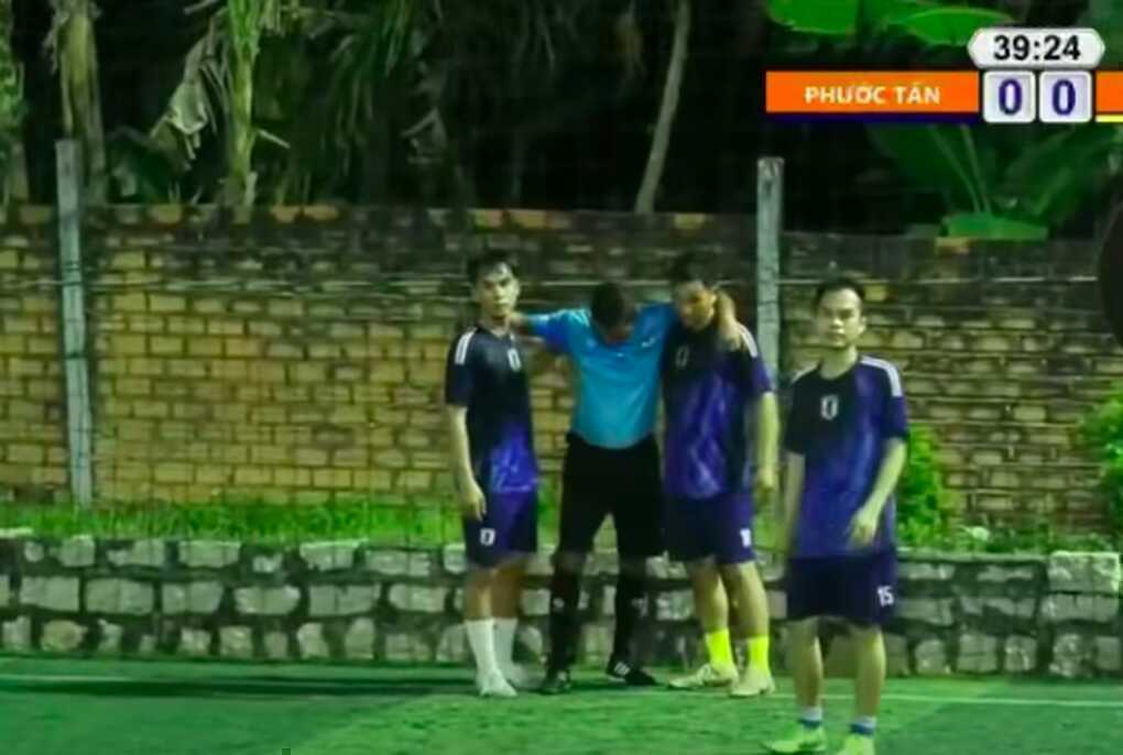 Trọng tài bóng đá phong trào đột tử trên sân - 2