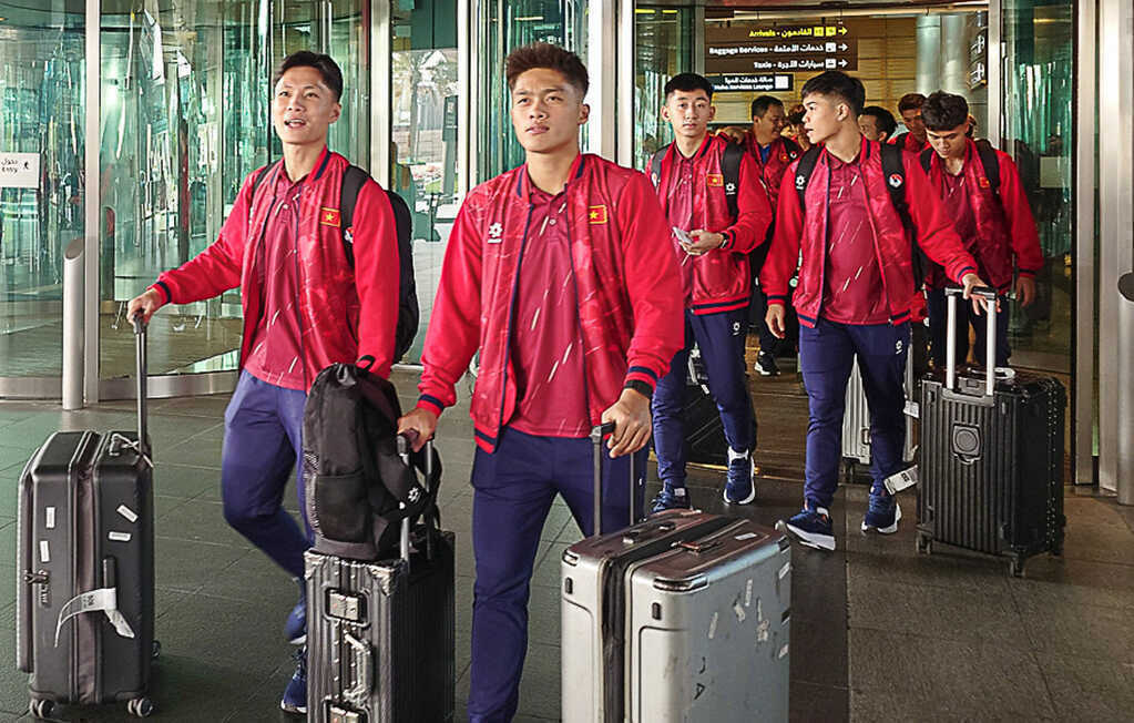 U23 Việt Nam đổ bộ Qatar, báo `tin dữ` về lực lượng